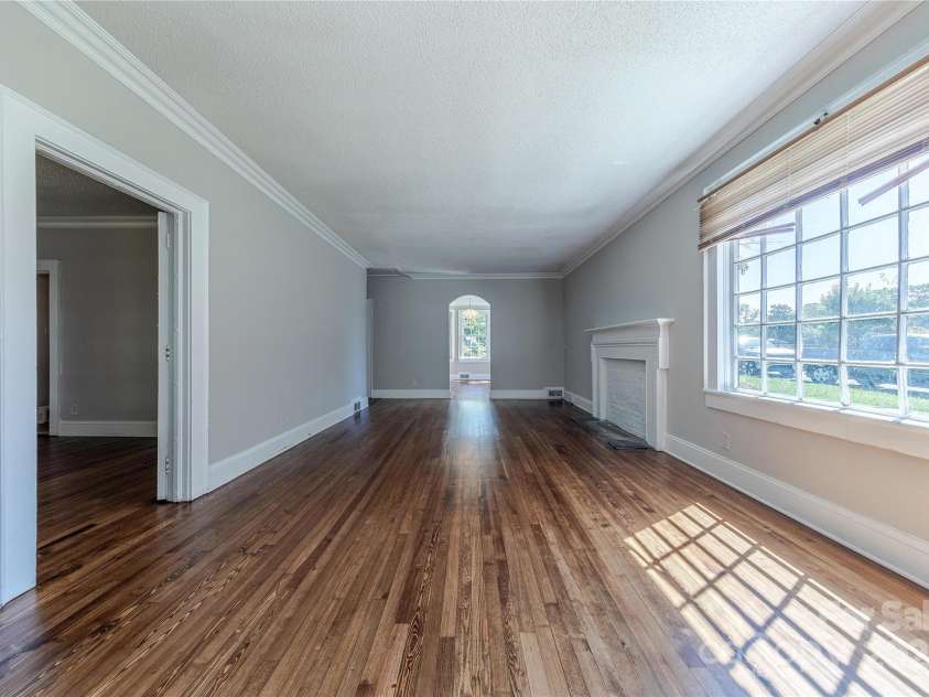 8 Bolt Drive, Shelby, NC 28150.  MLS# CAR4303322, YatesRealty ID 12440. Great Room