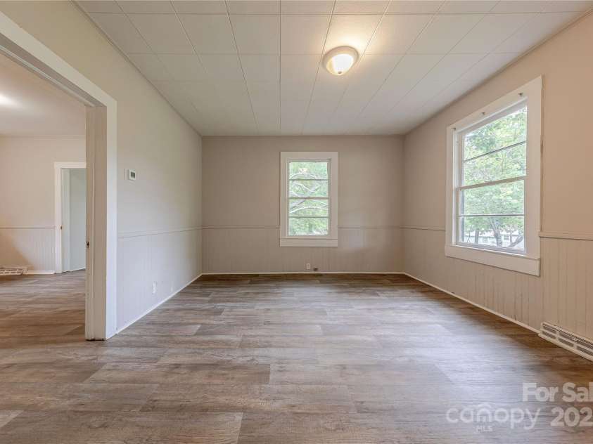 10 Bolt Drive, Shelby, NC 28150.  MLS# CAR4256256, YatesRealty ID 12441. Bedroom One