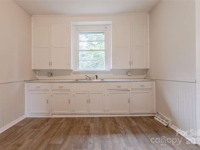 10 Bolt Drive, Shelby, NC 28150.  MLS# CAR4256256, YatesRealty ID 12441. Kitchen