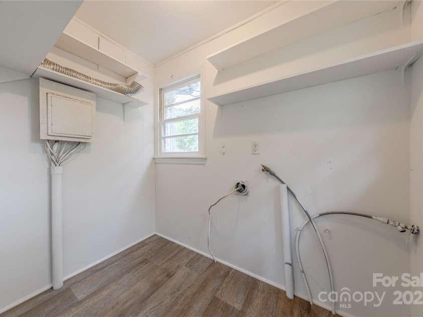 10 Bolt Drive, Shelby, NC 28150.  MLS# CAR4256256, YatesRealty ID 12441. Laundry Room