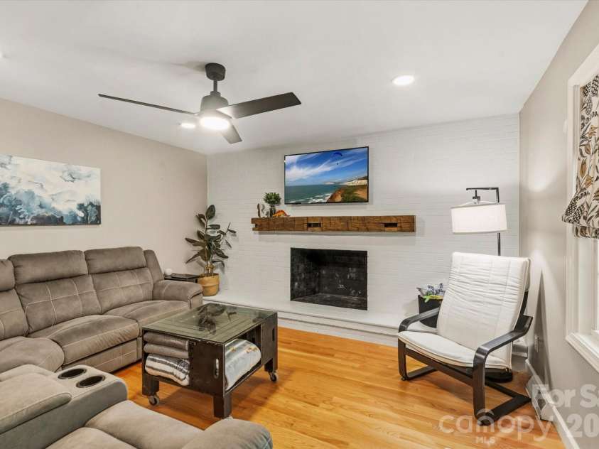 6 Marley Drive, Flat Rock, NC 28731.  MLS# CAR4347131, YatesRealty ID 12443. 