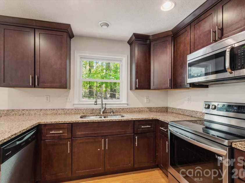 6 Marley Drive, Flat Rock, NC 28731.  MLS# CAR4347131, YatesRealty ID 12443. 