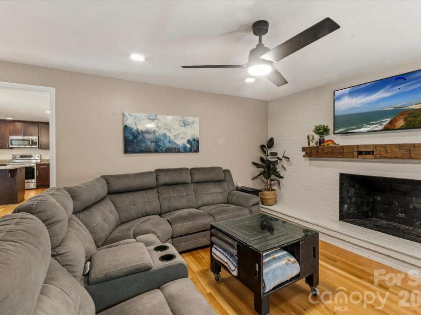 6 Marley Drive, Flat Rock, NC 28731.  MLS# CAR4347131, YatesRealty ID 12443. 