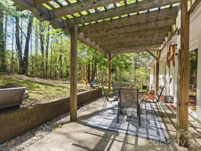 6 Marley Drive, Flat Rock, NC 28731.  MLS# CAR4347131, YatesRealty ID 12443. 
