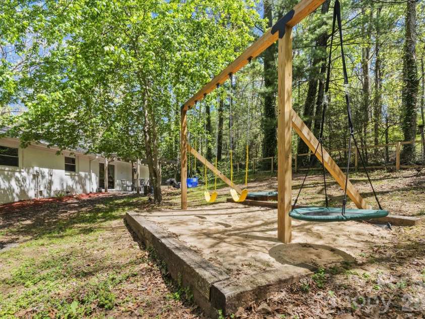 6 Marley Drive, Flat Rock, NC 28731.  MLS# CAR4347131, YatesRealty ID 12443. 
