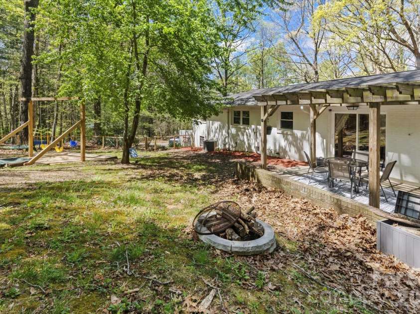 6 Marley Drive, Flat Rock, NC 28731.  MLS# CAR4347131, YatesRealty ID 12443. 
