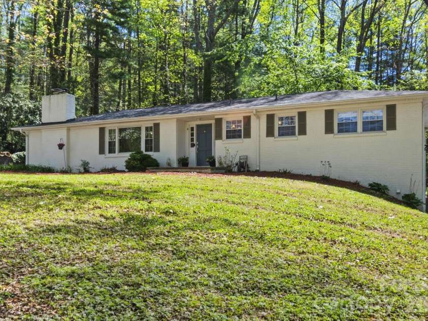 6 Marley Drive, Flat Rock, NC 28731.  MLS# CAR4347131, YatesRealty ID 12443. 