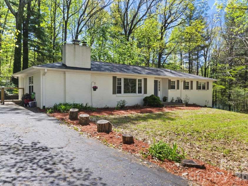 6 Marley Drive, Flat Rock, NC 28731.  MLS# CAR4347131, YatesRealty ID 12443. 