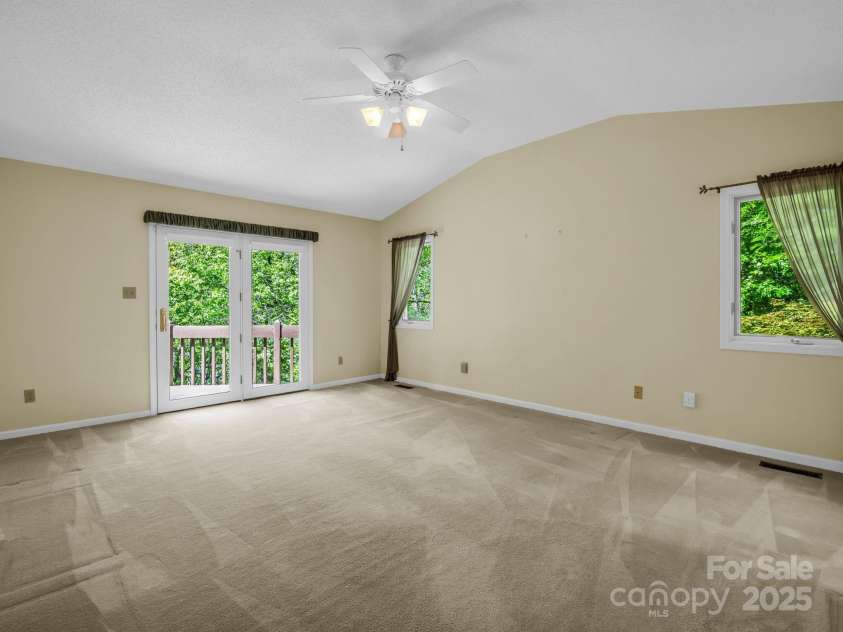 124 Richard Lane, Black Mountain, NC 28711.  MLS# CAR4297974, YatesRealty ID 12444. 