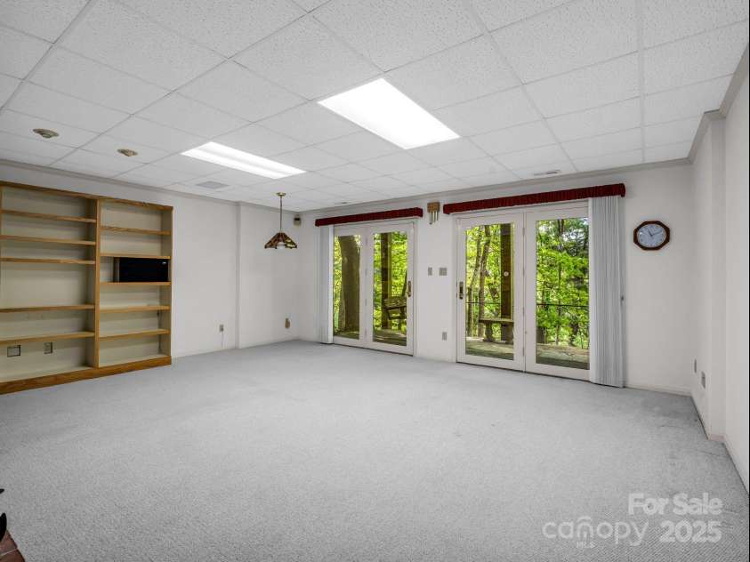 124 Richard Lane, Black Mountain, NC 28711.  MLS# CAR4297974, YatesRealty ID 12444. 