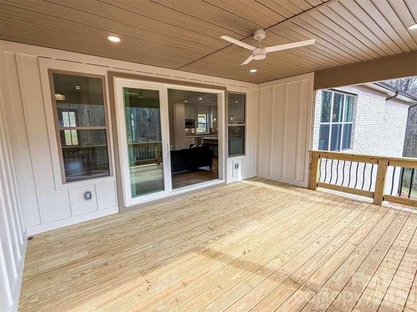 1322 Kensington Circle, Newton, NC 28658.  MLS# CAR4349642, YatesRealty ID 12444. 