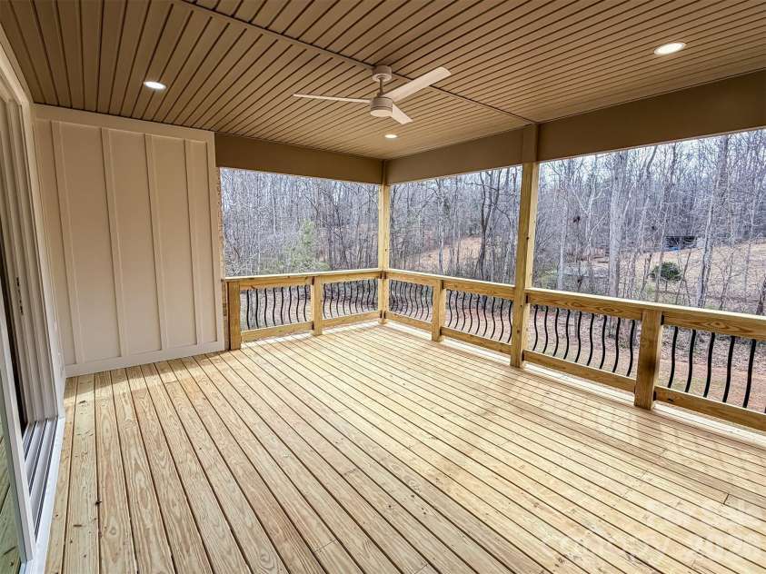1322 Kensington Circle, Newton, NC 28658.  MLS# CAR4349642, YatesRealty ID 12444. 
