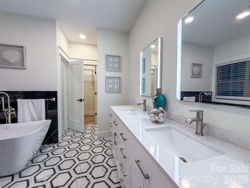 1322 Kensington Circle, Newton, NC 28658.  MLS# CAR4349642, YatesRealty ID 12444. 