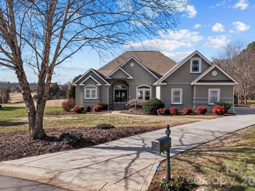 543 Muirfield Way, Salisbury, NC 28144.  MLS# CAR4367336, YatesRealty ID 12446. 