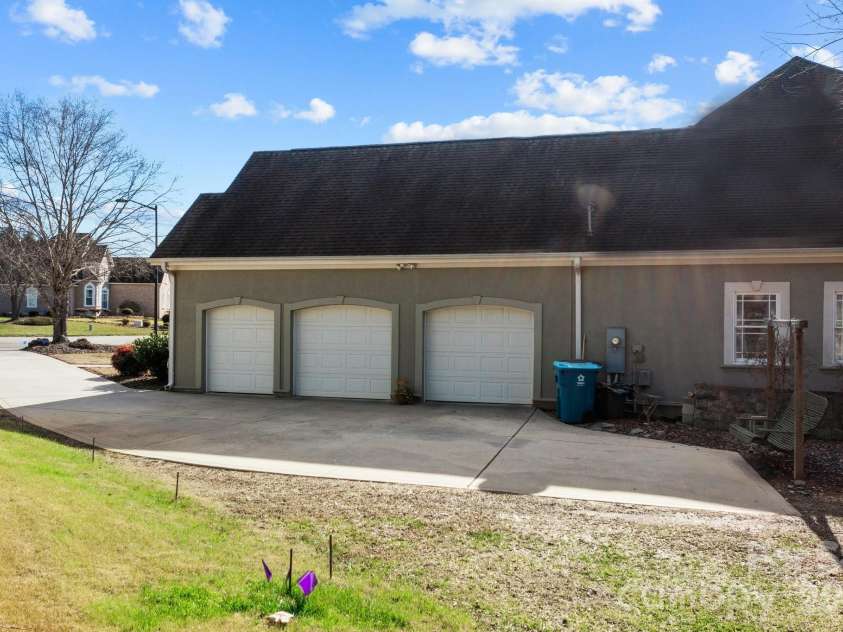 543 Muirfield Way, Salisbury, NC 28144.  MLS# CAR4367336, YatesRealty ID 12446. 