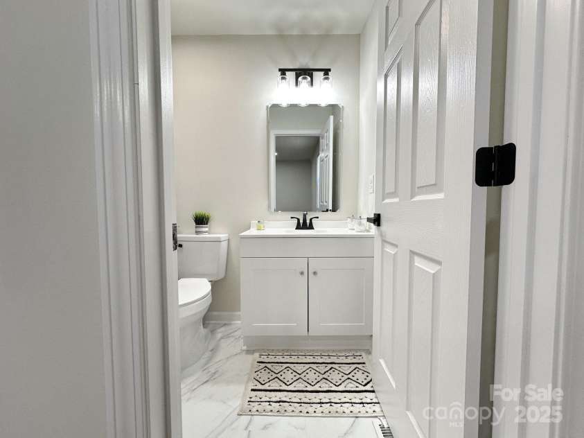 226 Malvern Drive, Concord, NC 28025.  MLS# CAR4226316, YatesRealty ID 12448. Primary Bathroom