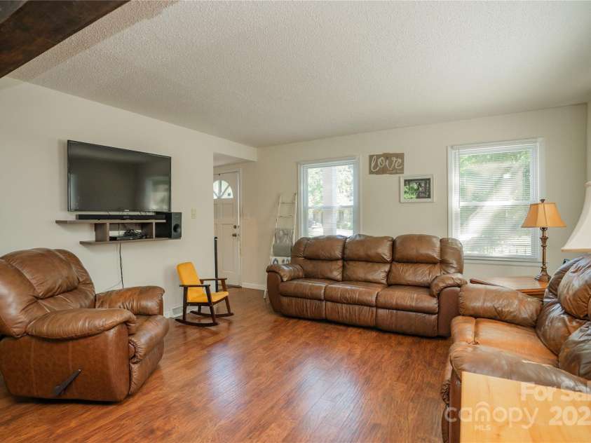 427 Willow Road, Salisbury, NC 28147.  MLS# CAR4290284, YatesRealty ID 12449. 