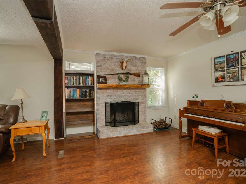 427 Willow Road, Salisbury, NC 28147.  MLS# CAR4290284, YatesRealty ID 12449. 