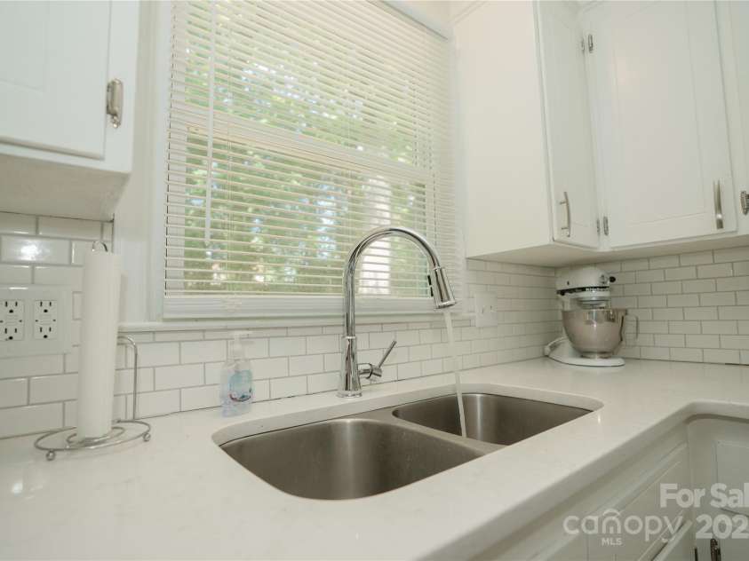 427 Willow Road, Salisbury, NC 28147.  MLS# CAR4290284, YatesRealty ID 12449. 