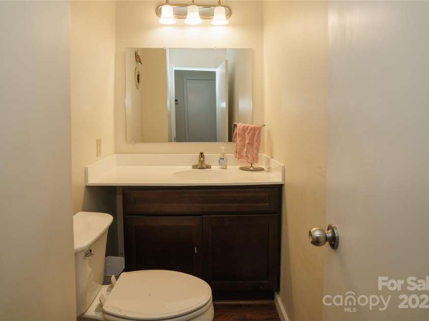 427 Willow Road, Salisbury, NC 28147.  MLS# CAR4290284, YatesRealty ID 12449. 