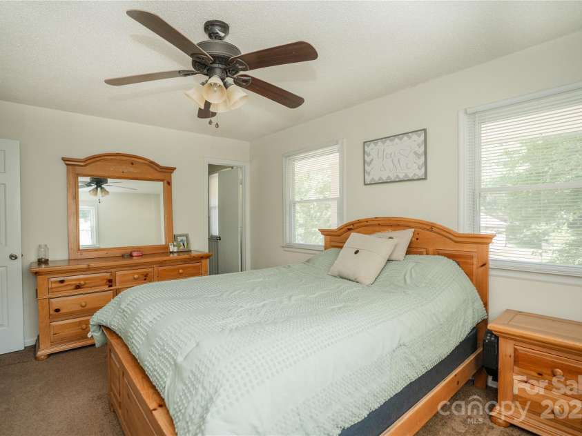 427 Willow Road, Salisbury, NC 28147.  MLS# CAR4290284, YatesRealty ID 12449. 