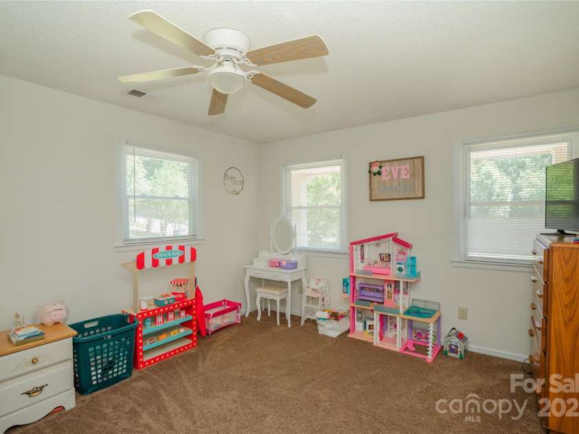 427 Willow Road, Salisbury, NC 28147.  MLS# CAR4290284, YatesRealty ID 12449. 