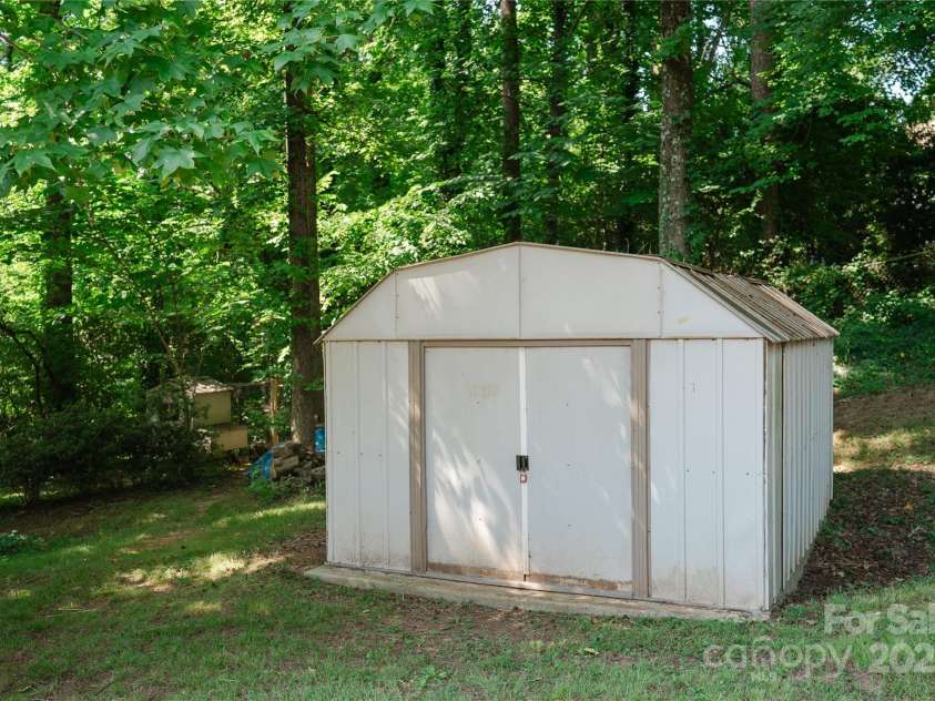 427 Willow Road, Salisbury, NC 28147.  MLS# CAR4290284, YatesRealty ID 12449. 