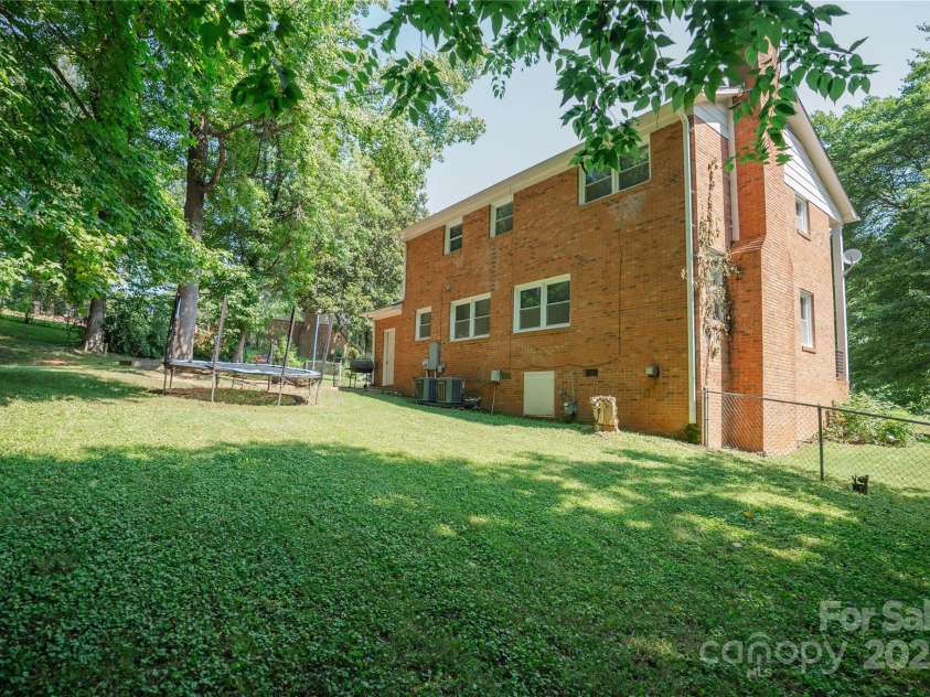 427 Willow Road, Salisbury, NC 28147.  MLS# CAR4290284, YatesRealty ID 12449. 