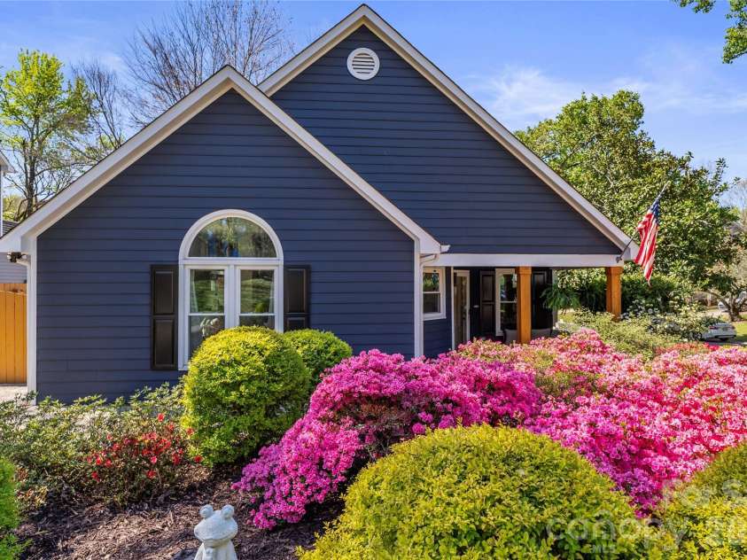 9600 Lawley Lane, Matthews, NC 28105.  MLS# CAR4366424, YatesRealty ID 12450. 
