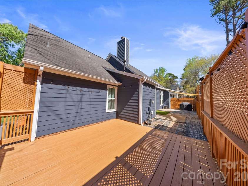 9600 Lawley Lane, Matthews, NC 28105.  MLS# CAR4366424, YatesRealty ID 12450. 