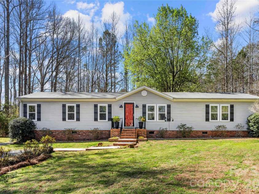 230 Valley View Drive, Clover, SC 29710.  MLS# CAR4368778, YatesRealty ID 12451. 