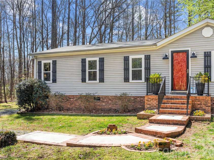 230 Valley View Drive, Clover, SC 29710.  MLS# CAR4368778, YatesRealty ID 12451. 