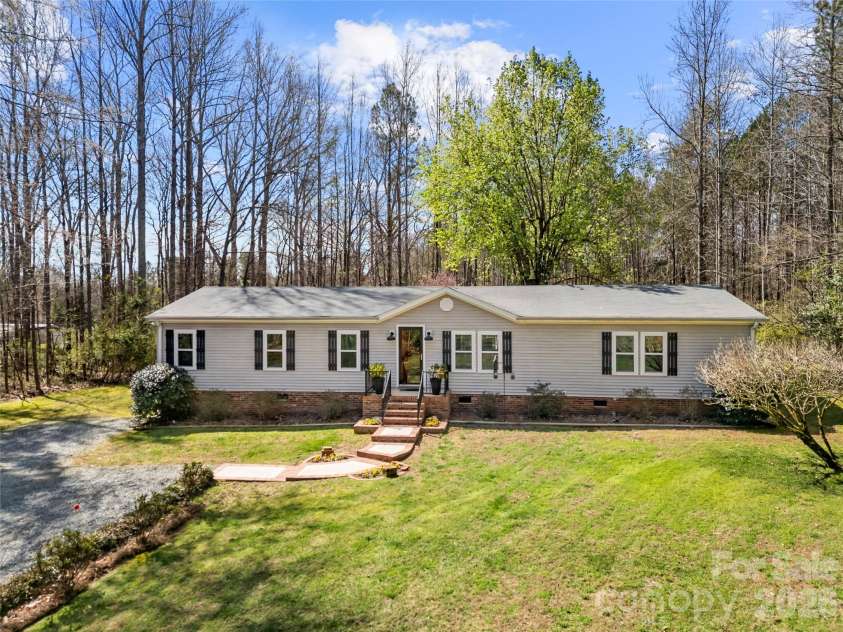 230 Valley View Drive, Clover, SC 29710.  MLS# CAR4368778, YatesRealty ID 12451. 