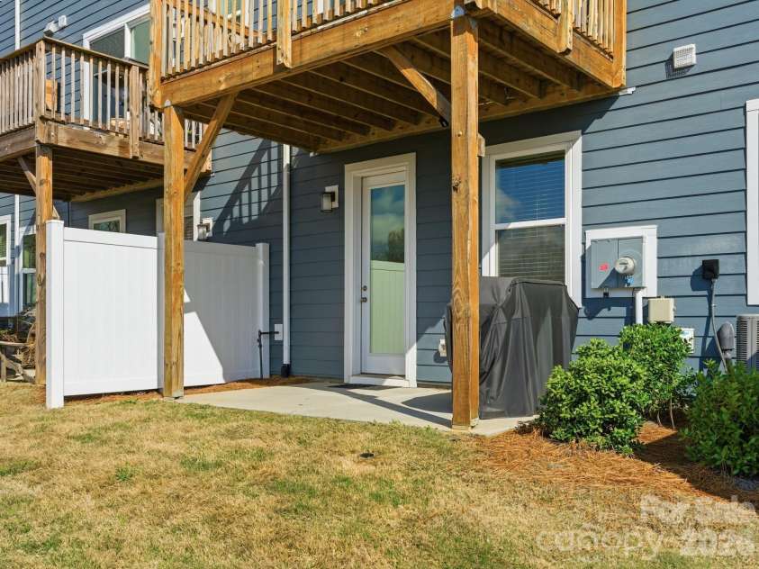 3309 Treble Court, Charlotte, NC 28262.  MLS# CAR4355630, YatesRealty ID 12451. Private patio