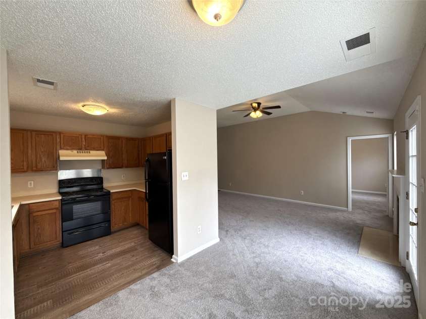 10400 Brawley Lane, Charlotte, NC 28215.  MLS# CAR4243290, YatesRealty ID 12452. 