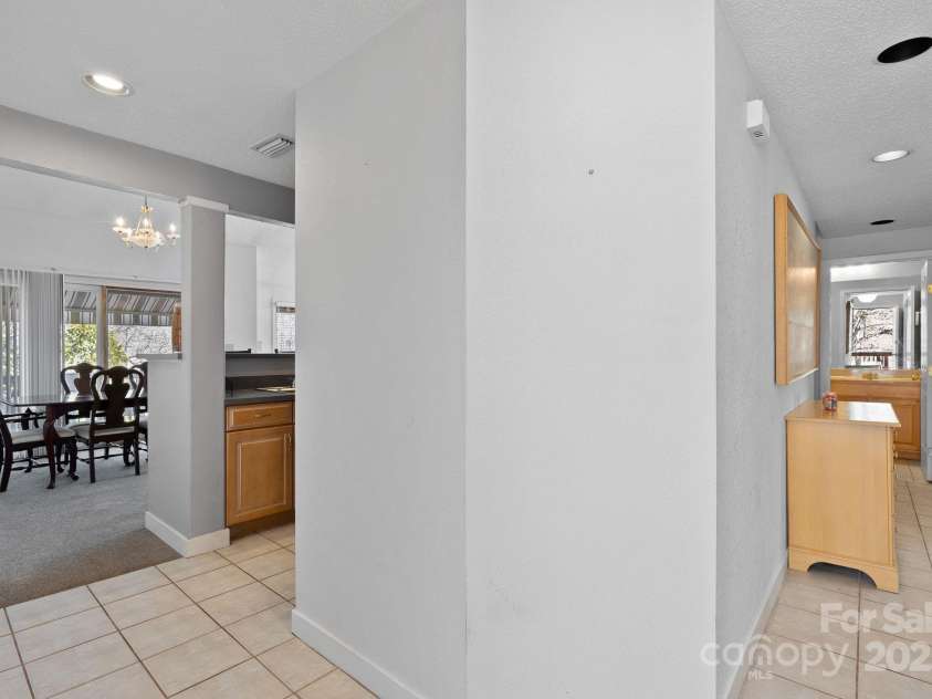 299 Blue Ridge Drive, Marion, NC 28752.  MLS# CAR4227374, YatesRealty ID 12453. 