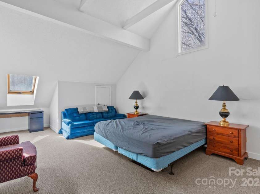 299 Blue Ridge Drive, Marion, NC 28752.  MLS# CAR4227374, YatesRealty ID 12453. 