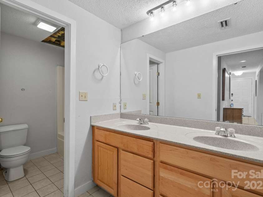 299 Blue Ridge Drive, Marion, NC 28752.  MLS# CAR4227374, YatesRealty ID 12453. 