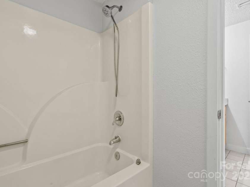 299 Blue Ridge Drive, Marion, NC 28752.  MLS# CAR4227374, YatesRealty ID 12453. 