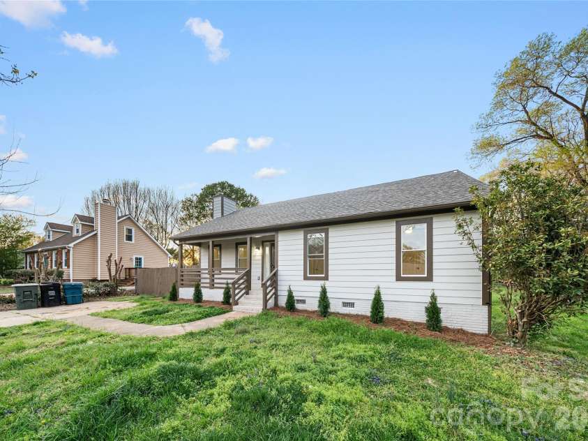 3396 Farm Lake Drive, Concord, NC 28027.  MLS# CAR4362945, YatesRealty ID 12453. 