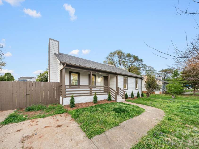 3396 Farm Lake Drive, Concord, NC 28027.  MLS# CAR4362945, YatesRealty ID 12453. 