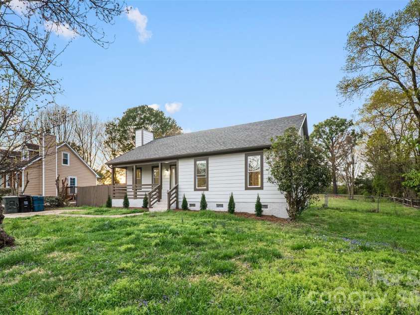 3396 Farm Lake Drive, Concord, NC 28027.  MLS# CAR4362945, YatesRealty ID 12453. 