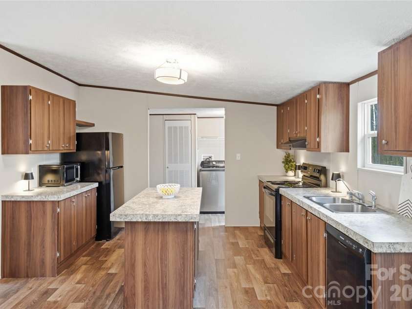 6094 Burnhurst Lane, Denver, NC 28037.  MLS# CAR4360913, YatesRealty ID 12454. 