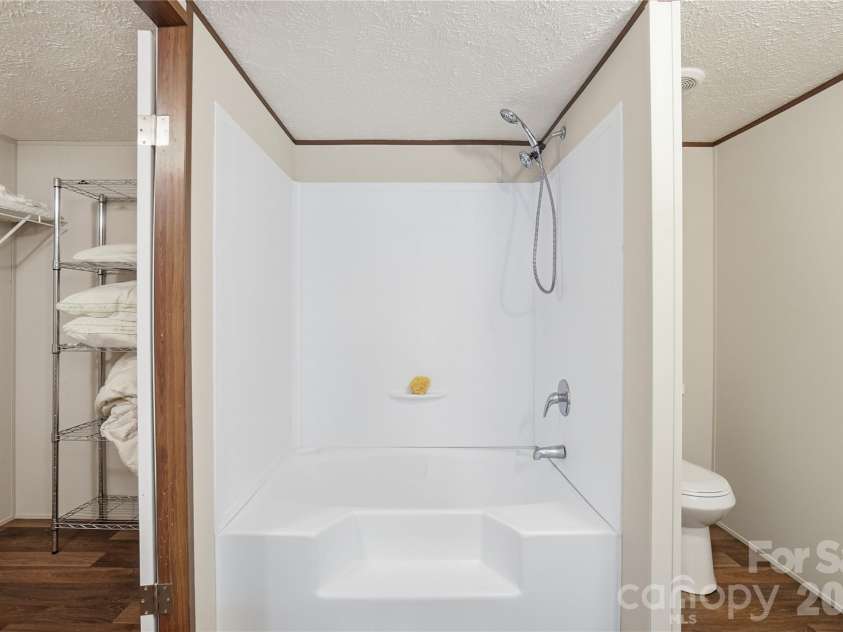 6094 Burnhurst Lane, Denver, NC 28037.  MLS# CAR4360913, YatesRealty ID 12454. 