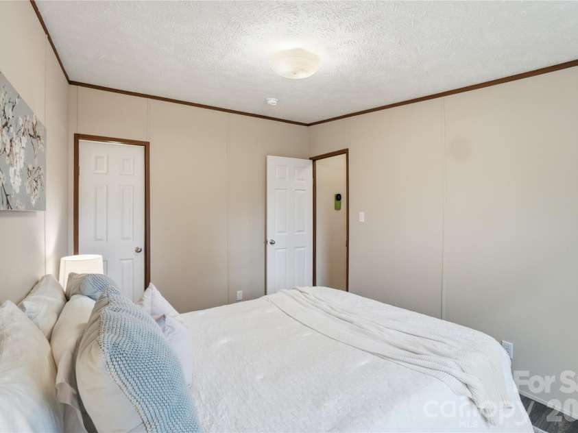 6094 Burnhurst Lane, Denver, NC 28037.  MLS# CAR4360913, YatesRealty ID 12454. 