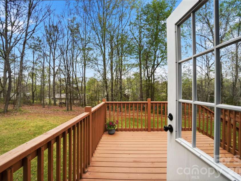6094 Burnhurst Lane, Denver, NC 28037.  MLS# CAR4360913, YatesRealty ID 12454. 