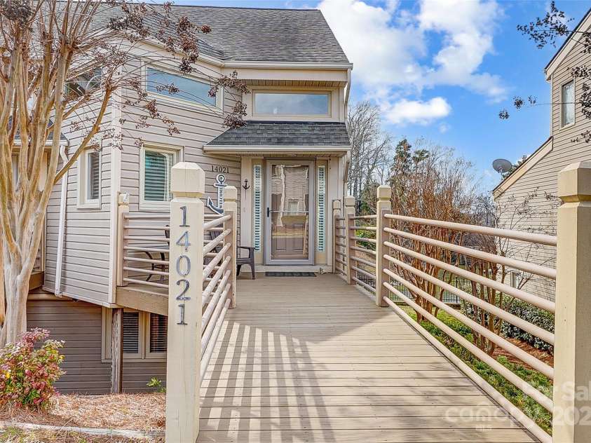 14021 Queens Harbor Road, Charlotte, NC 28278.  MLS# CAR4222497, YatesRealty ID 12458. 