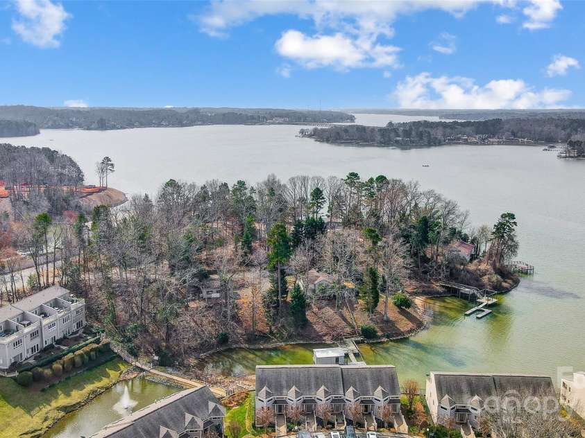 14021 Queens Harbor Road, Charlotte, NC 28278.  MLS# CAR4222497, YatesRealty ID 12458. 