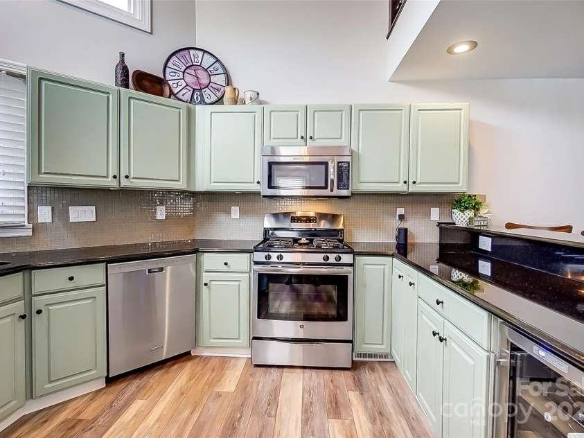 14021 Queens Harbor Road, Charlotte, NC 28278.  MLS# CAR4222497, YatesRealty ID 12458. 