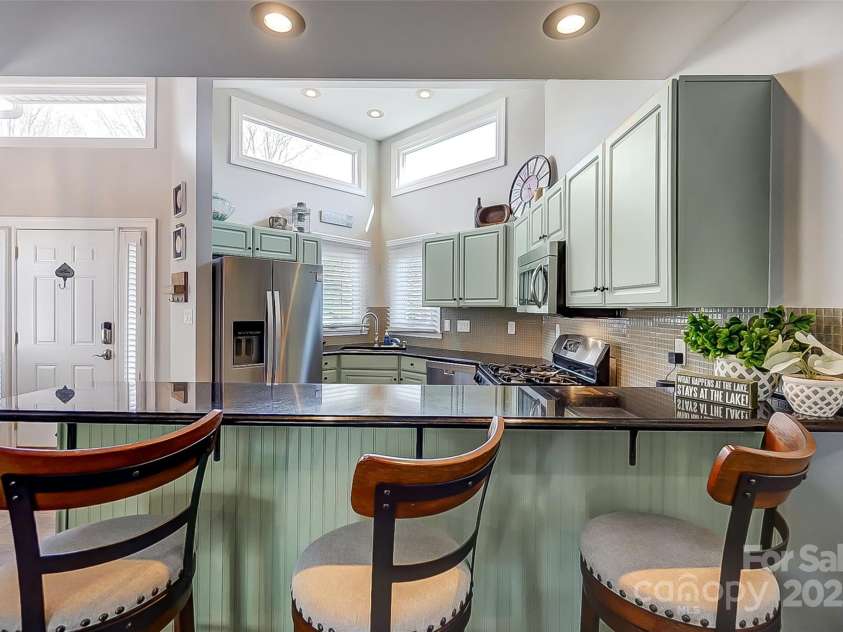 14021 Queens Harbor Road, Charlotte, NC 28278.  MLS# CAR4222497, YatesRealty ID 12458. 